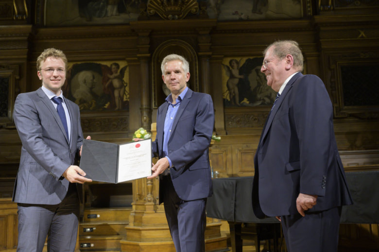 Simon Dürr wins the Lautenschlaeger Award